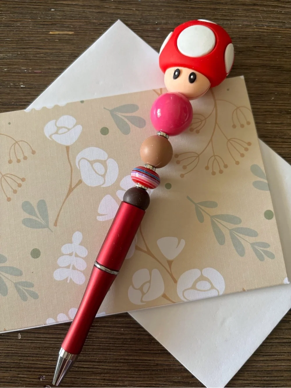 Mario: red mushroom handmade beaded pen